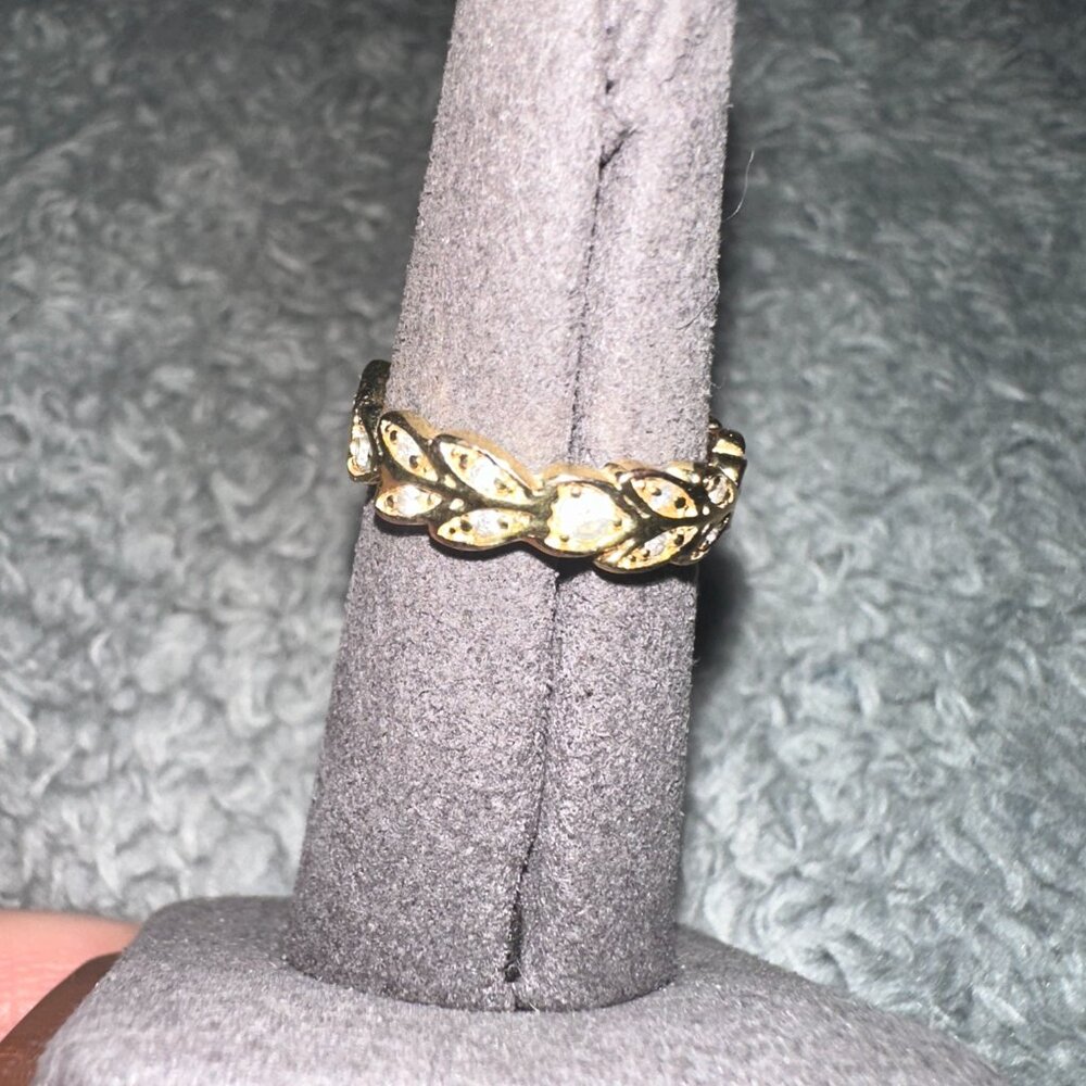 leaf cz gold tone ring sz 6
